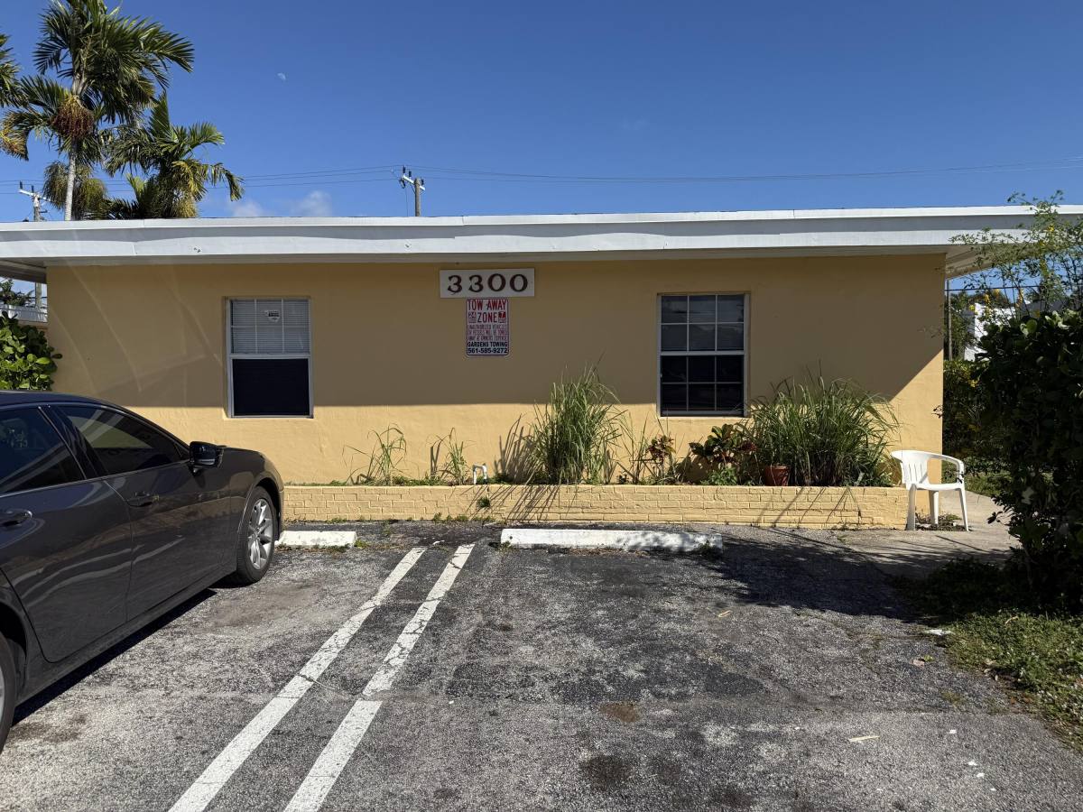 Apartment for rent at 3300 Broadway Ave #15, West Palm Beach, FL 33407
