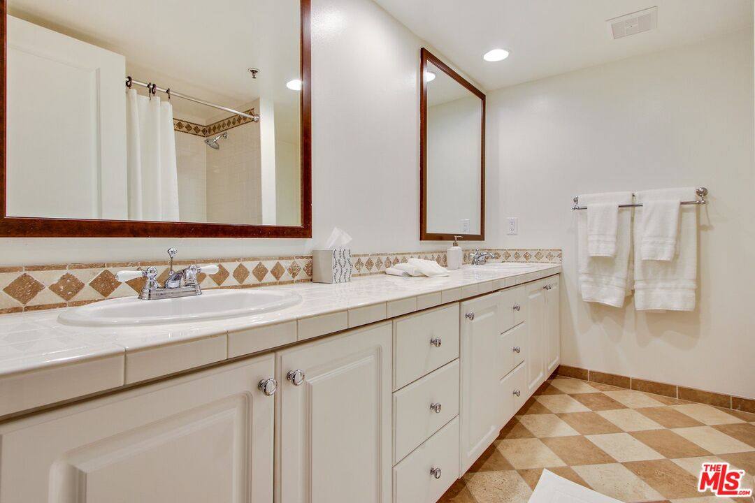 1430 N Harper Ave #307, Los Angeles, CA 90046 - Apartment For Rent - Image 5