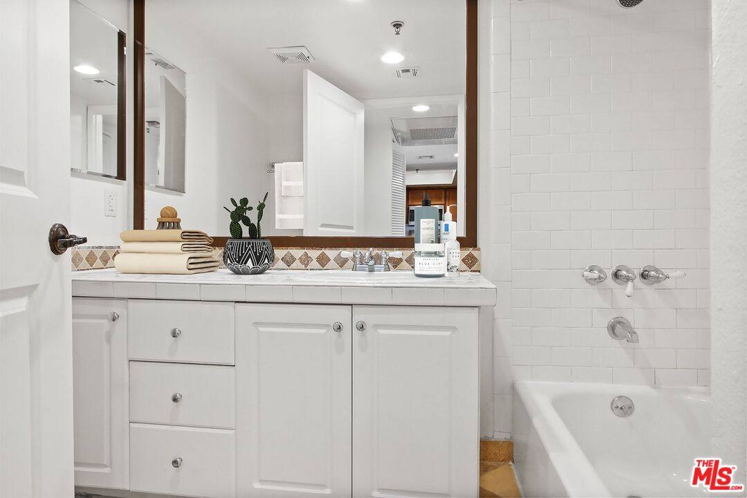 1430 N Harper Ave #307, Los Angeles, CA 90046 - Apartment For Rent - Image 4