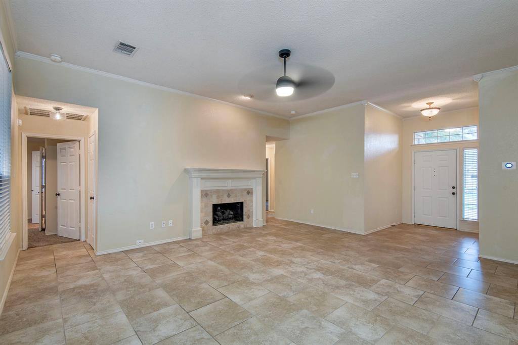 Apartment for rent at 10217 Max Lane, Frisco, TX 75035