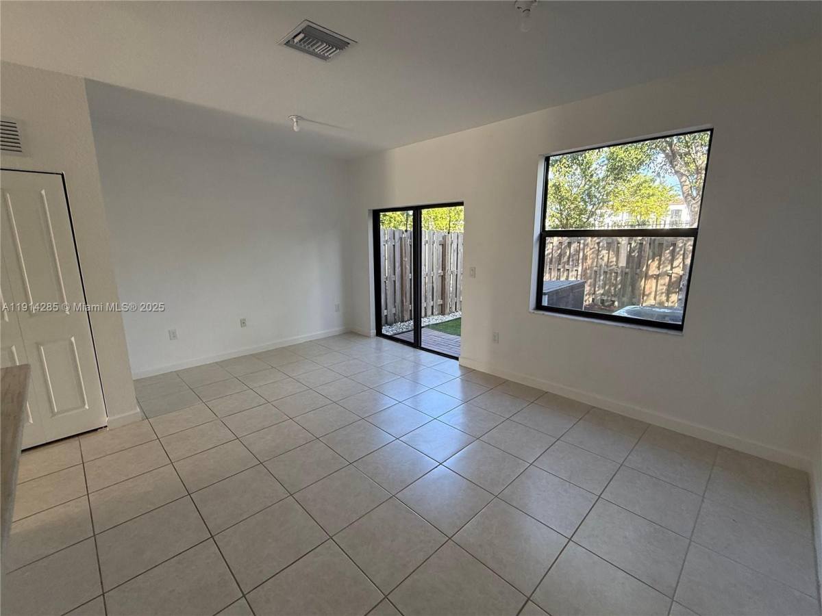 Townhouse for rent at 685 NE 208th Terrace #685, Miami, FL 33179