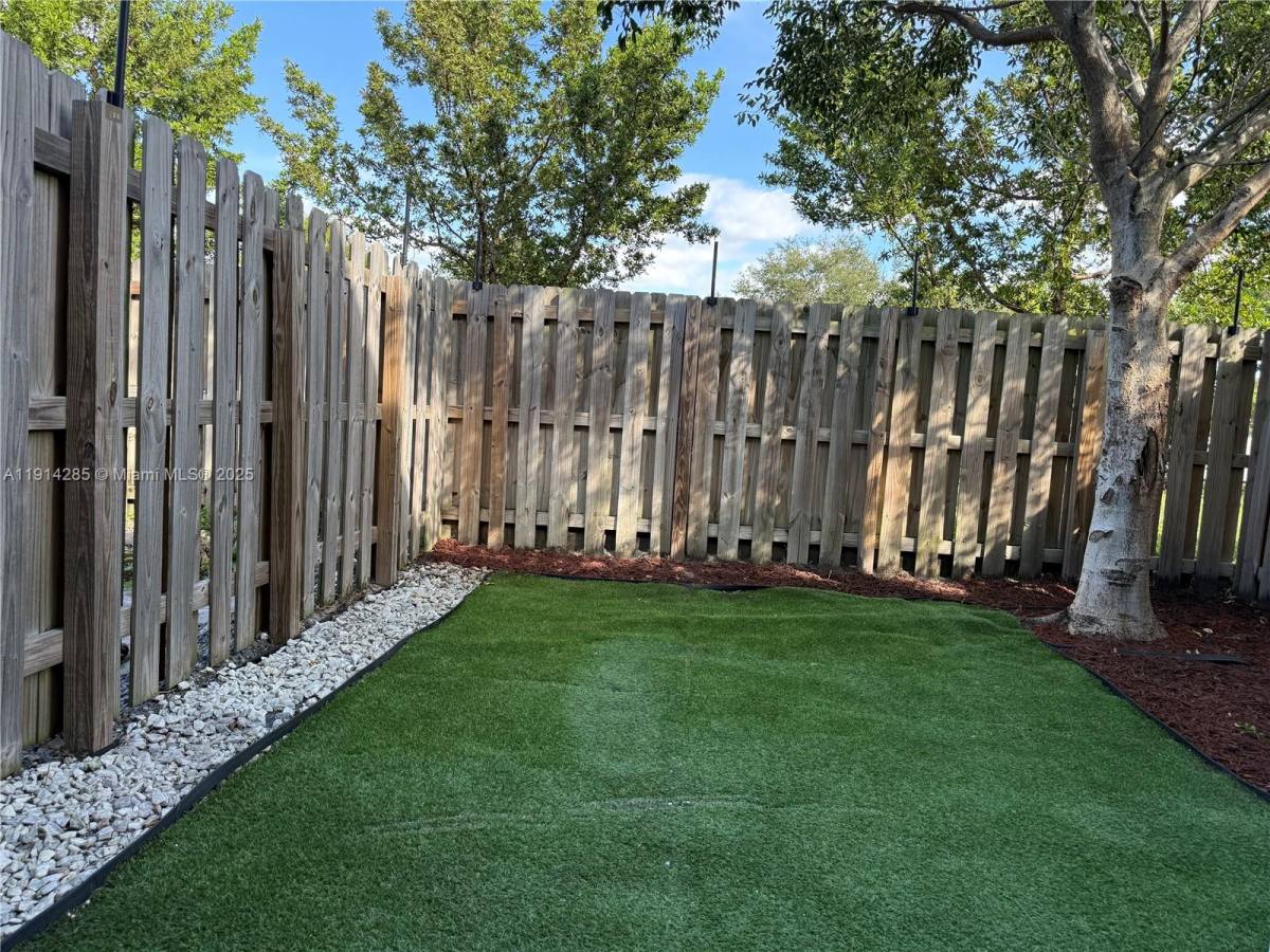 Townhouse for rent at 685 NE 208th Terrace #685, Miami, FL 33179