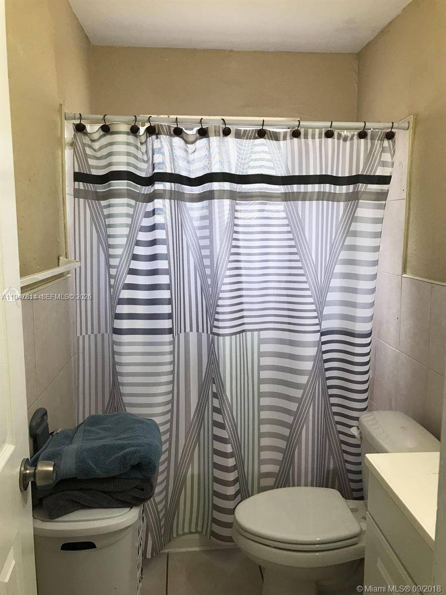 Apartment for rent at 3265 Griffin Rd #101, Fort Lauderdale, FL 33312