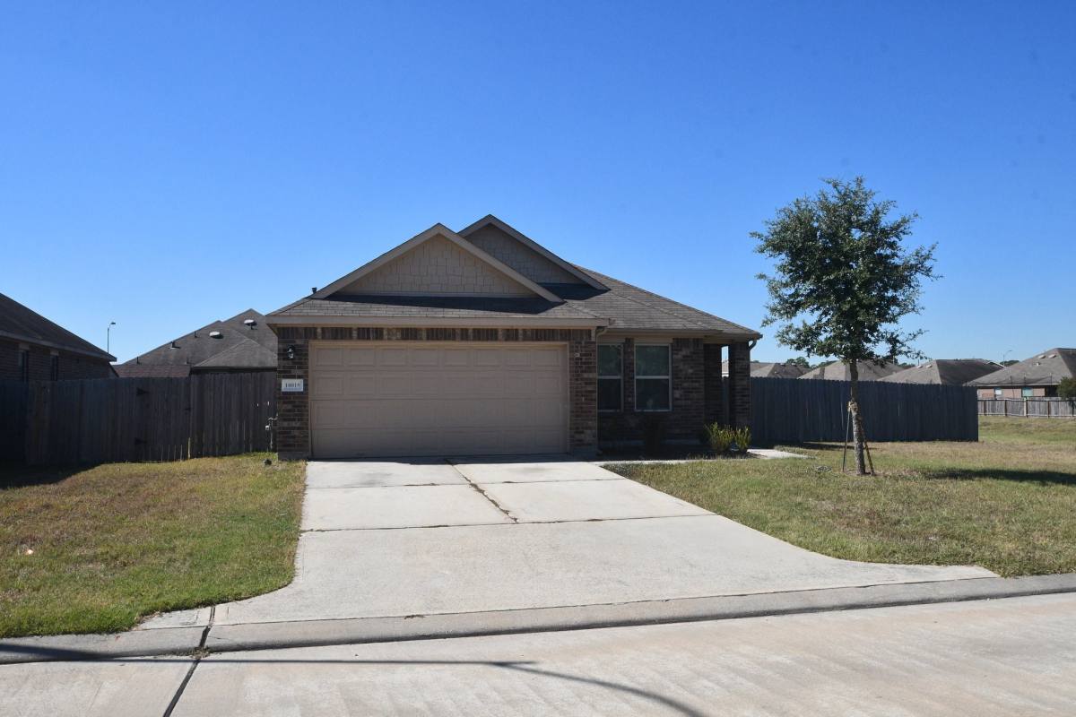 Apartment for rent at 10015 Bitternut Hickory Lane, Tomball, TX 77375