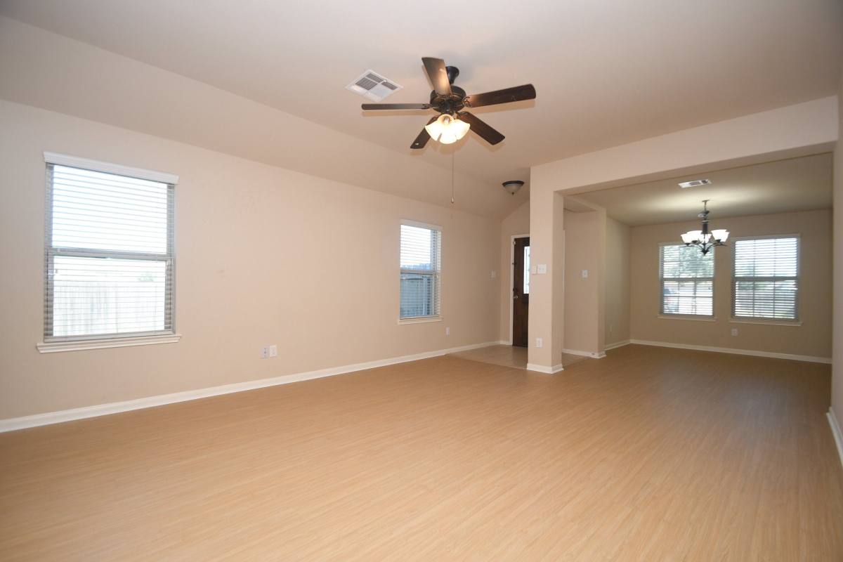 Apartment for rent at 10015 Bitternut Hickory Lane, Tomball, TX 77375