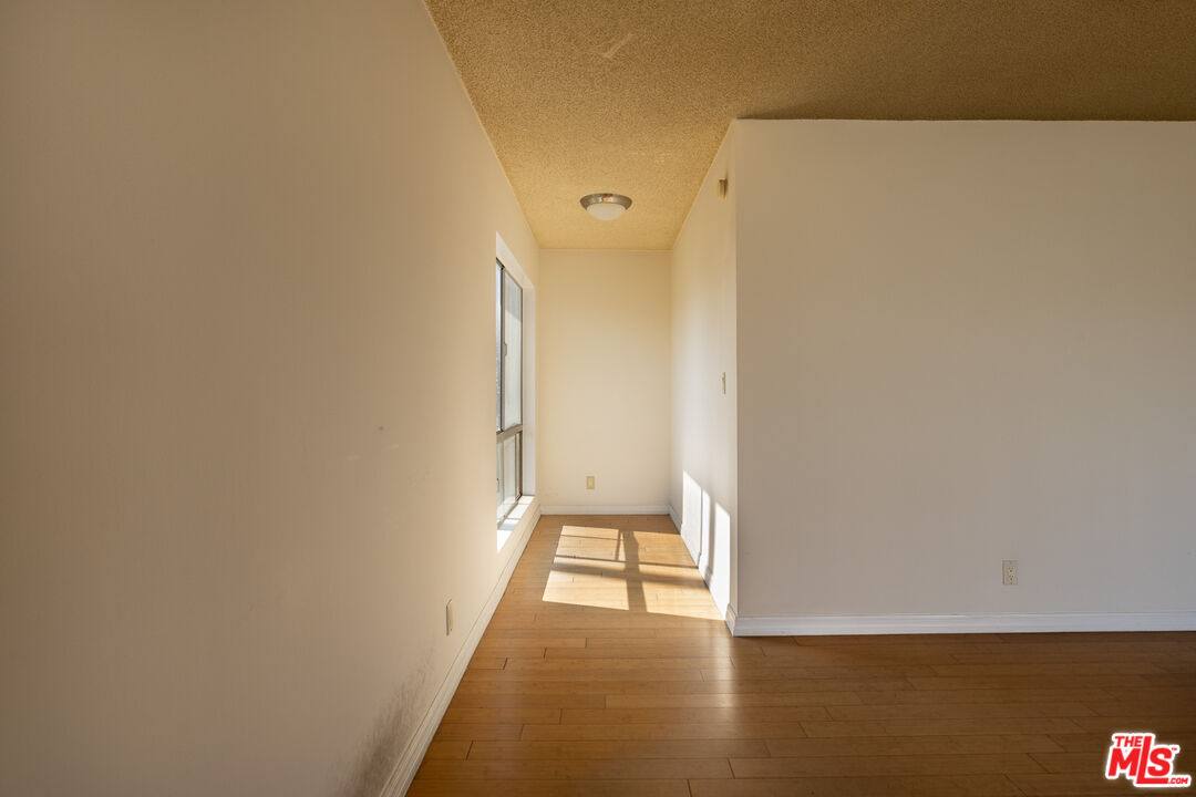 Apartment for rent at 1033 6th St #310, Santa Monica, CA 90403