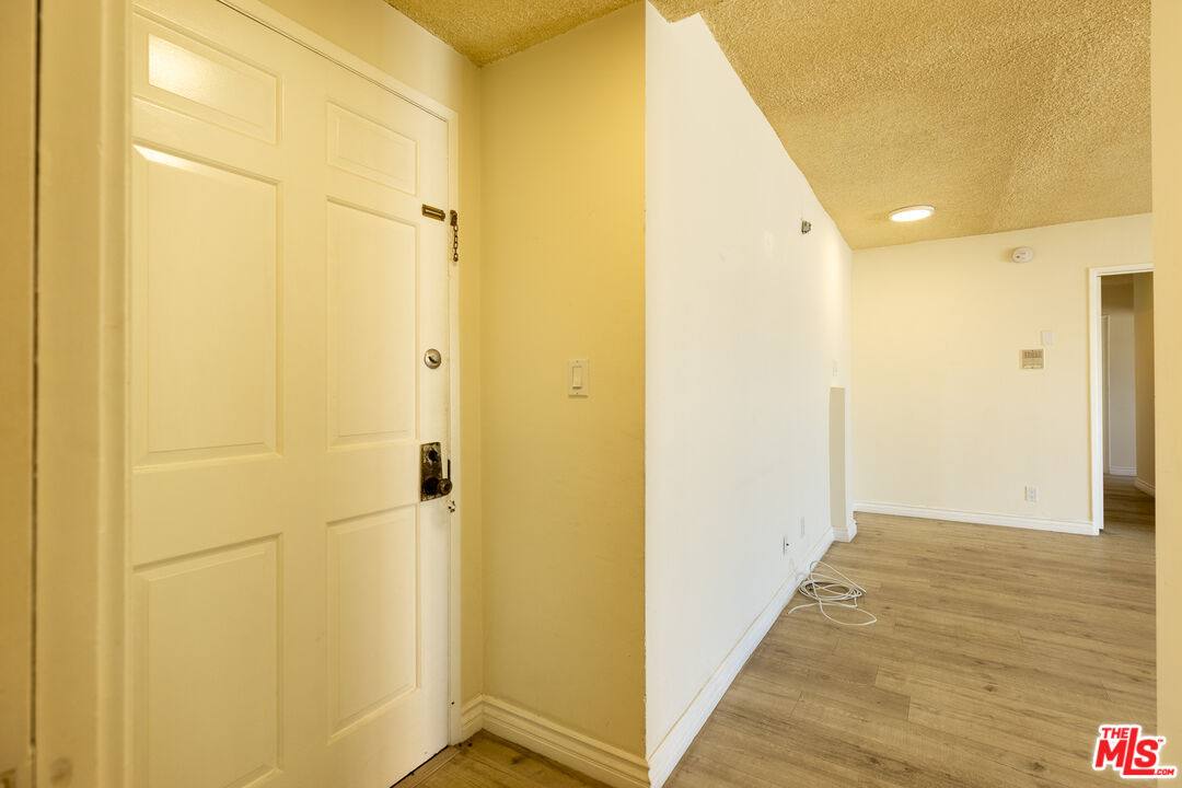 Apartment for rent at 1033 6th St #310, Santa Monica, CA 90403