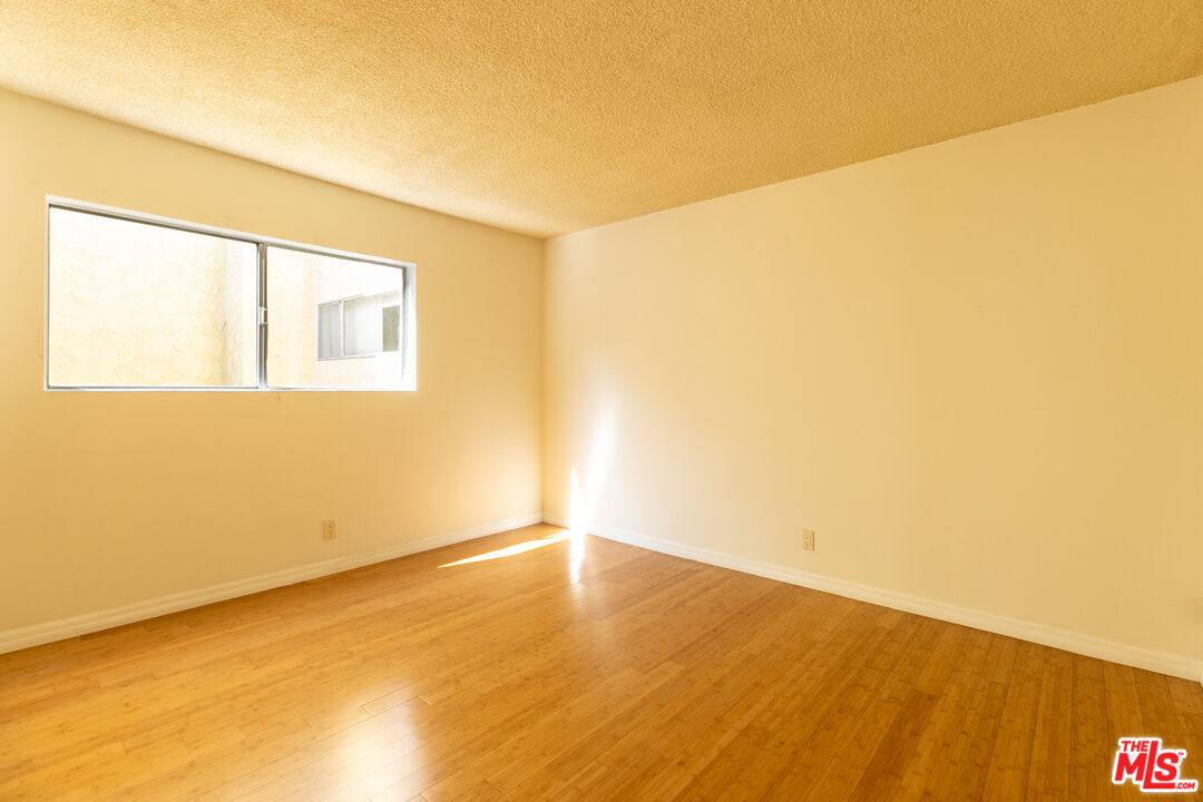 Apartment for rent at 1033 6th St #310, Santa Monica, CA 90403