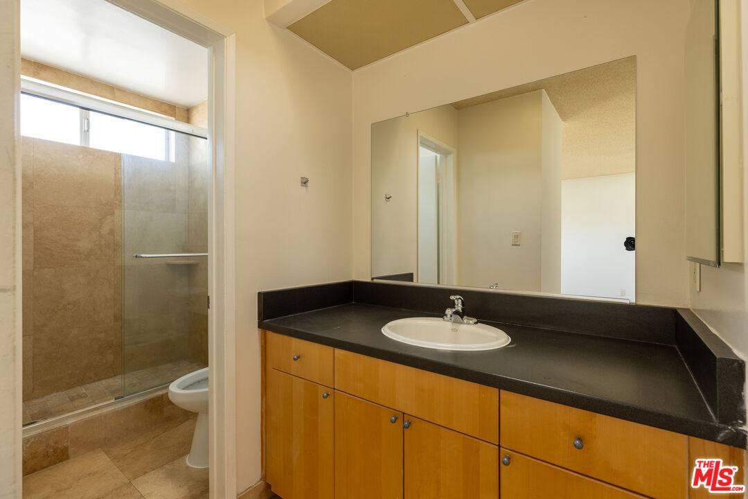 Apartment for rent at 1033 6th St #310, Santa Monica, CA 90403