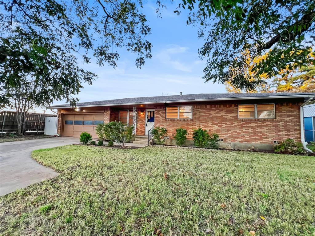 Apartment for rent at 2711 W Morton St, Denison, TX 75020