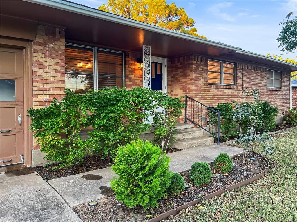Apartment for rent at 2711 W Morton St, Denison, TX 75020