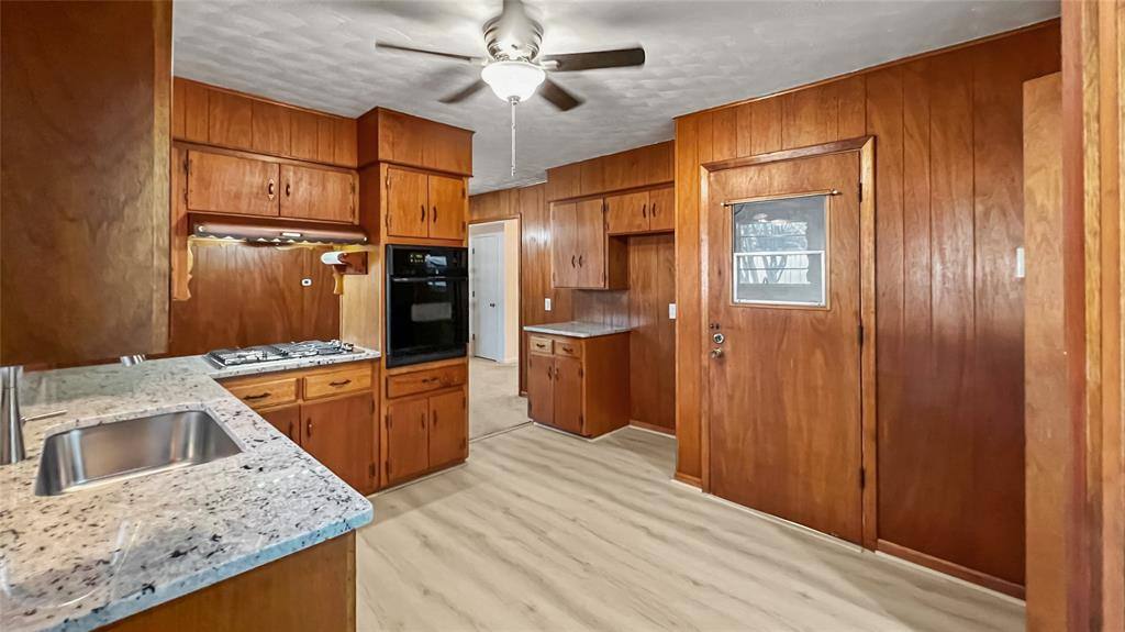 Apartment for rent at 2711 W Morton St, Denison, TX 75020