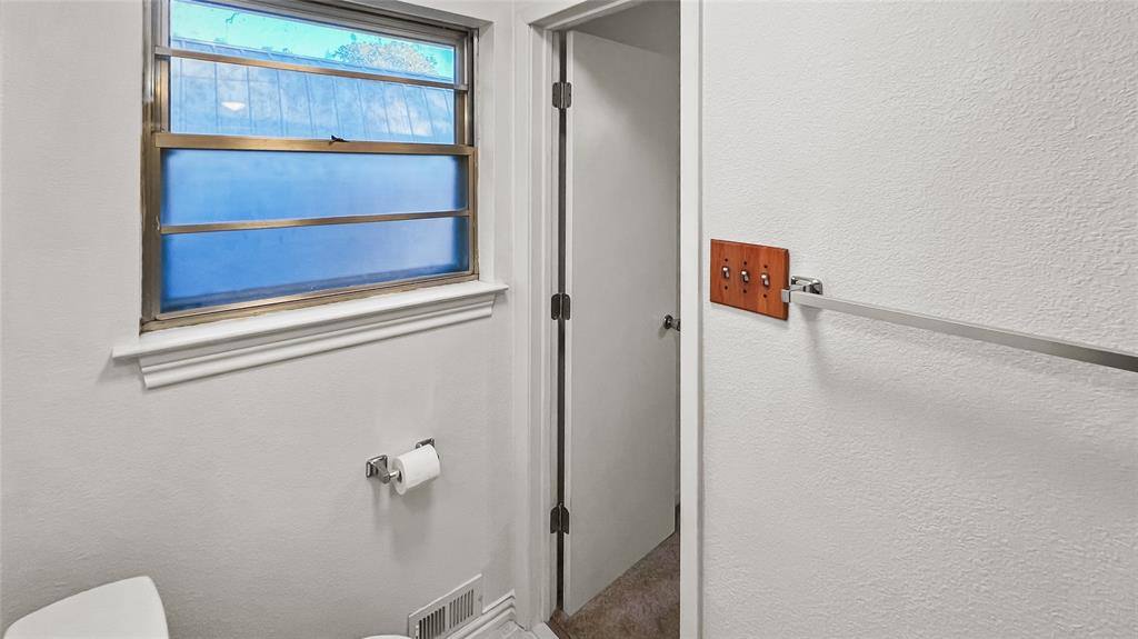 Apartment for rent at 2711 W Morton St, Denison, TX 75020