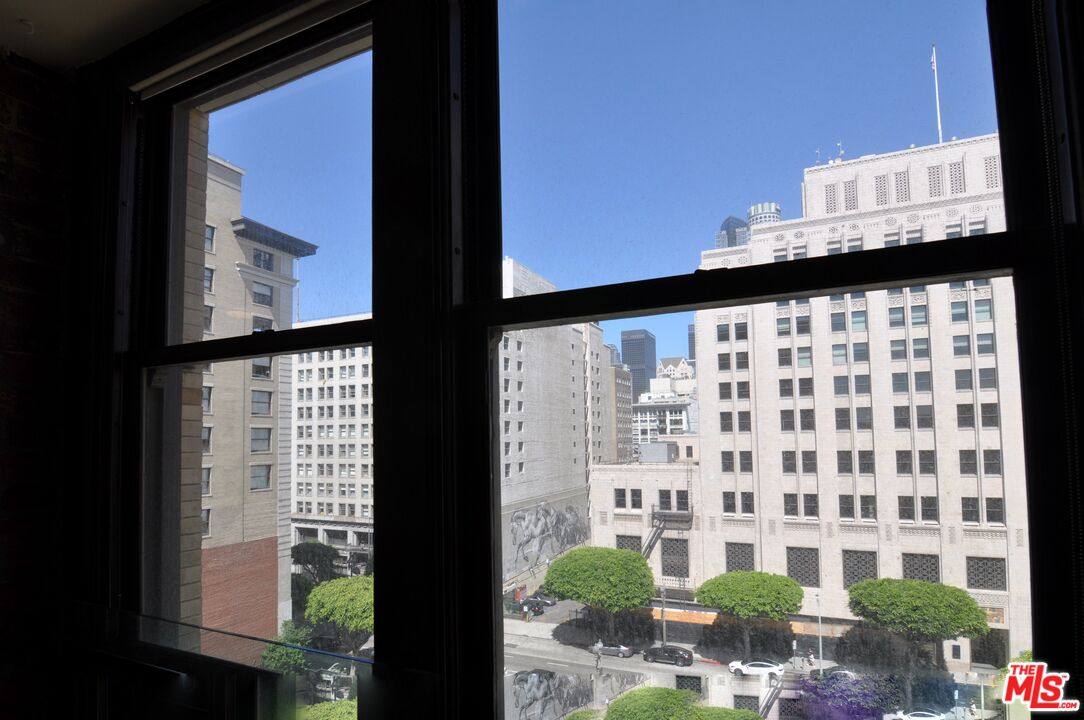 Apartment for rent at 460 S Spring St #701, Los Angeles, CA 90013