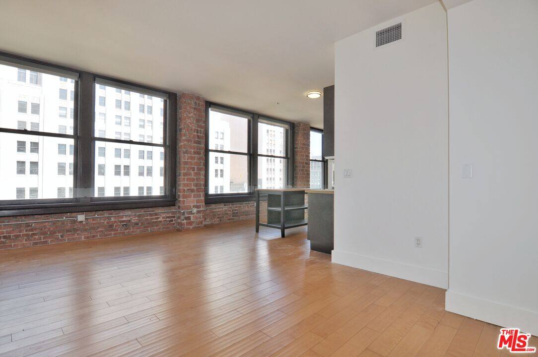 Apartment for rent at 460 S Spring St #701, Los Angeles, CA 90013