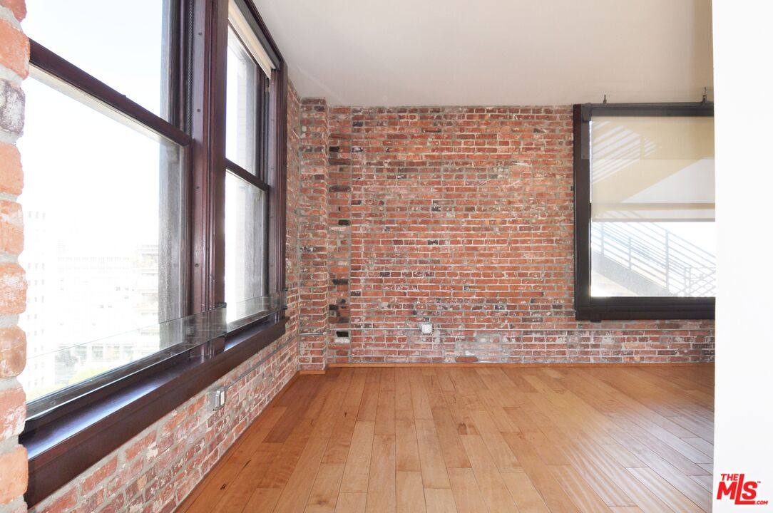 Apartment for rent at 460 S Spring St #701, Los Angeles, CA 90013