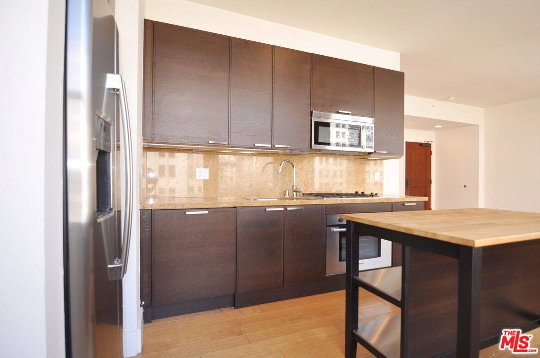 Apartment for rent at 460 S Spring St #701, Los Angeles, CA 90013