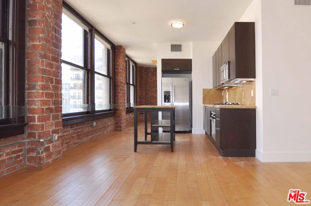 Apartment for rent at 460 S Spring St #701, Los Angeles, CA 90013