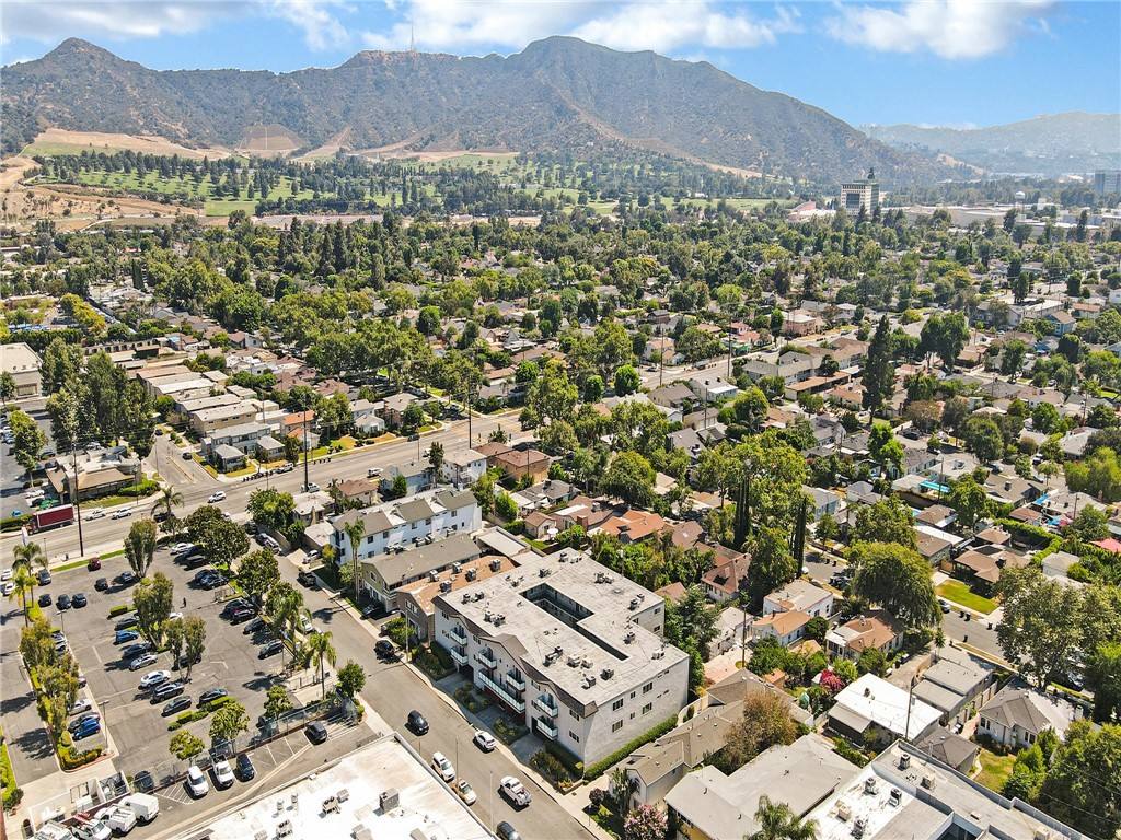 Condo for rent at 525 S Shelton St #205, Burbank, CA 91506