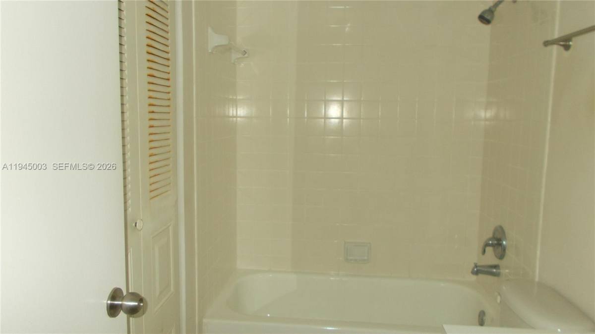Apartment for rent at 1400 SW 124th Terrace #1400205Q, Hollywood, FL 33027