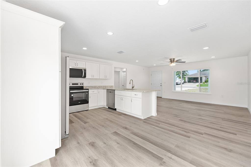 Apartment for rent at 13019 NE 7th Loop, Silver Springs, FL 34488