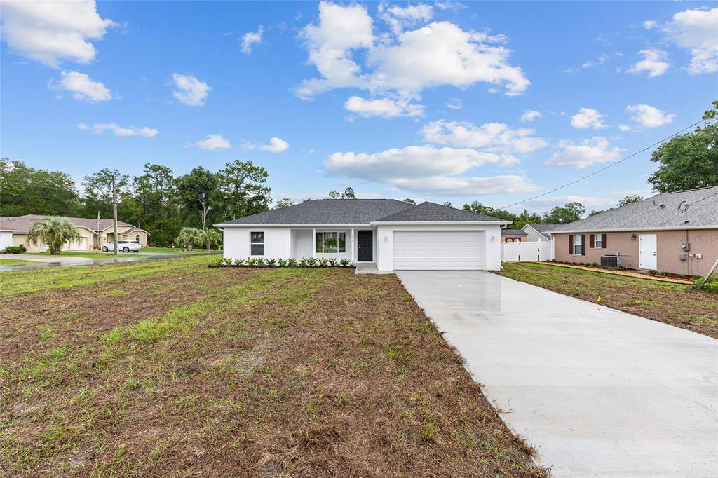 Apartment for rent at 13019 NE 7th Loop, Silver Springs, FL 34488