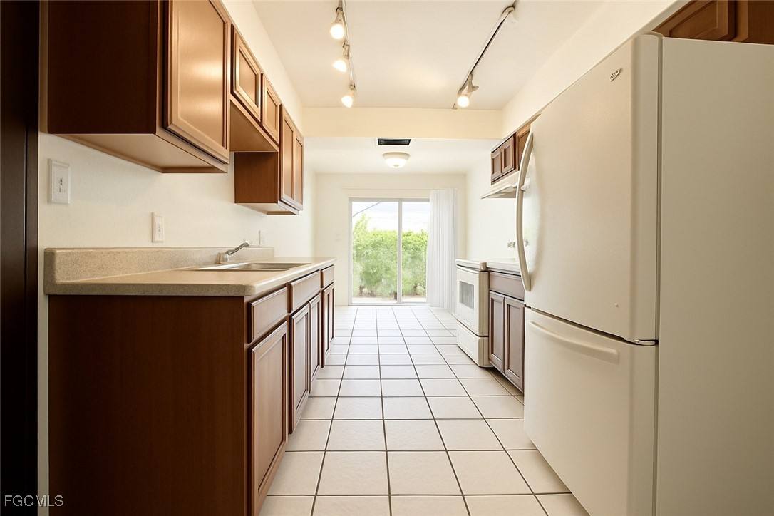 Apartment for rent at 2105 Canal St #6, Fort Myers, FL 33901