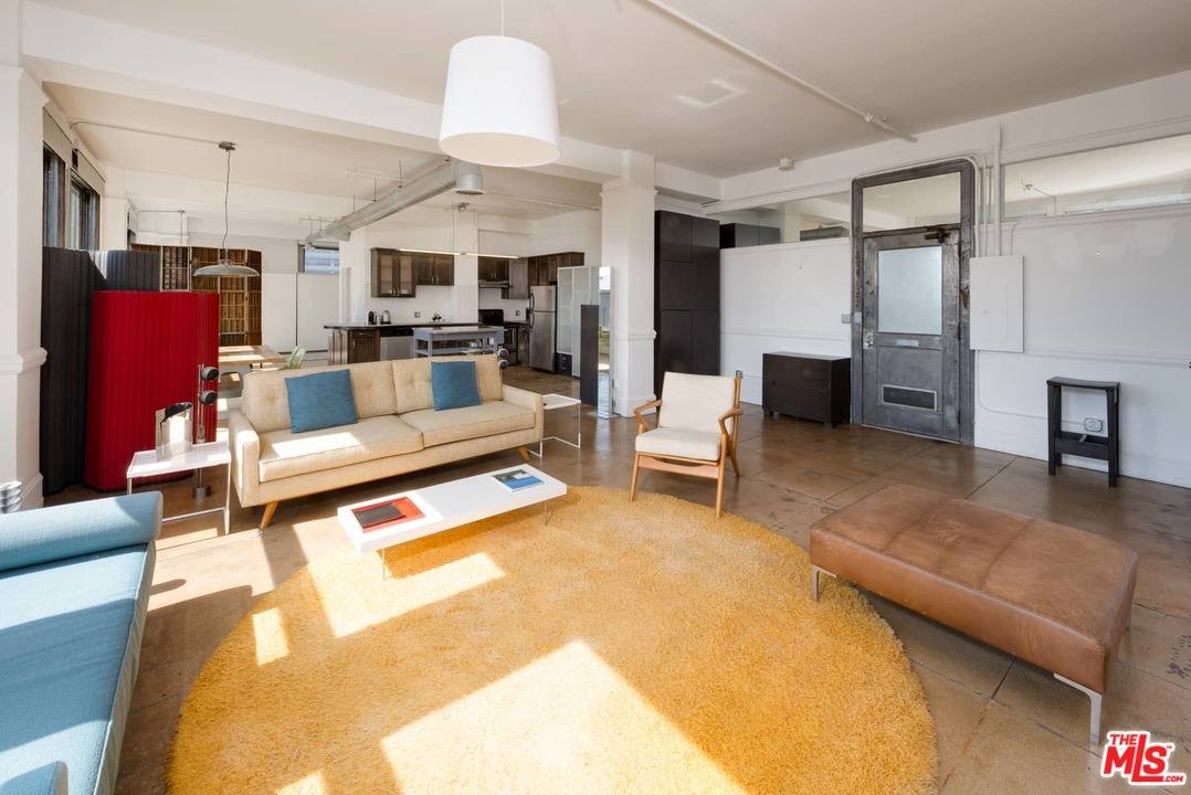 Apartment for rent at 108 W 2nd St #606, Los Angeles, CA 90012