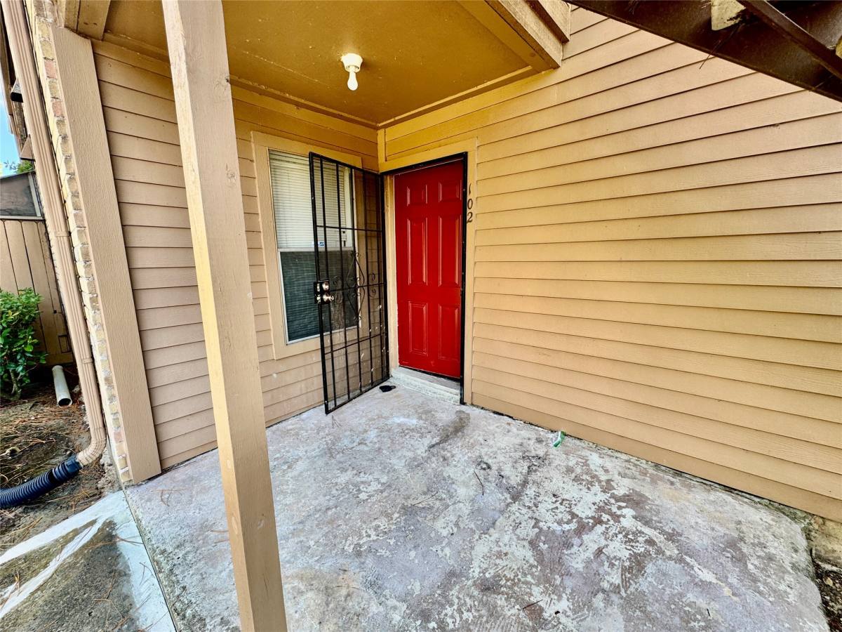 Condo for rent at 10555 Turtlewood Court #102, Houston, TX 77072