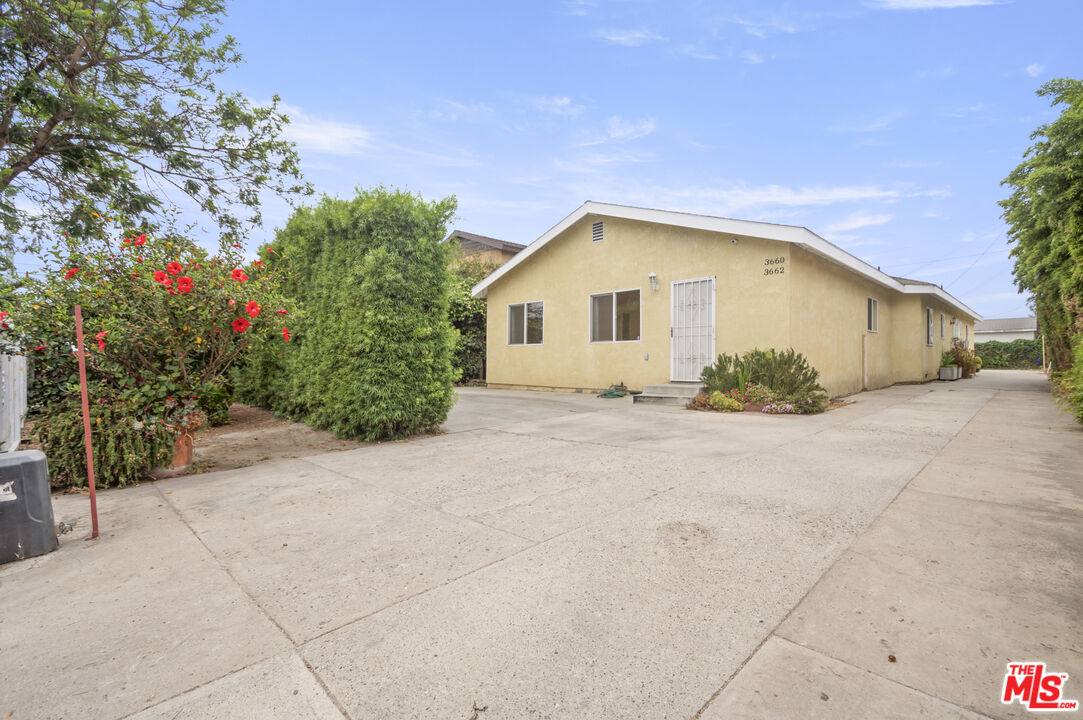 Apartment for rent at 3660 Halldale Ave, Los Angeles, CA 90018