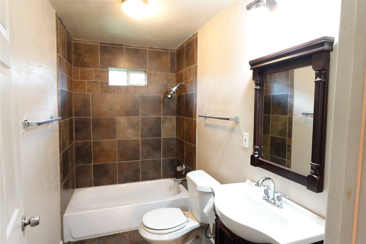 Apartment for rent at 8302 Caddo Rd, Houston, TX 77078