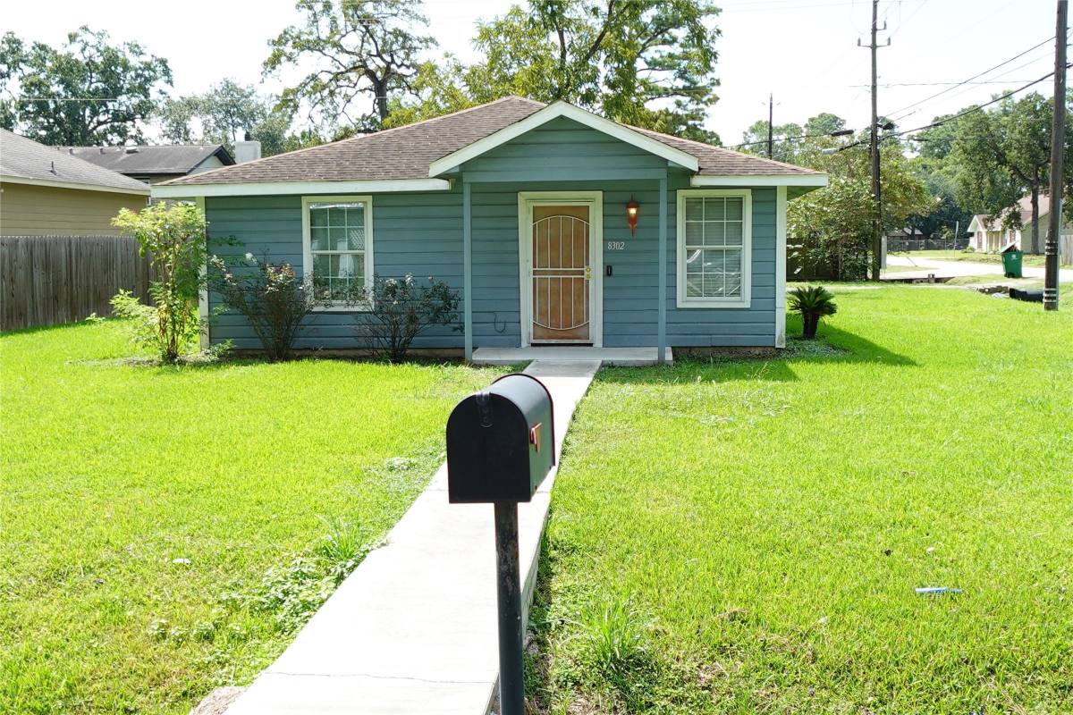 Apartment for rent at 8302 Caddo Rd, Houston, TX 77078