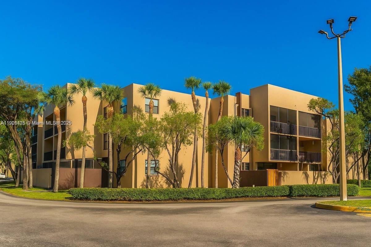 Apartment for rent at 10865 SW 112th Ave #218, Miami, FL 33176