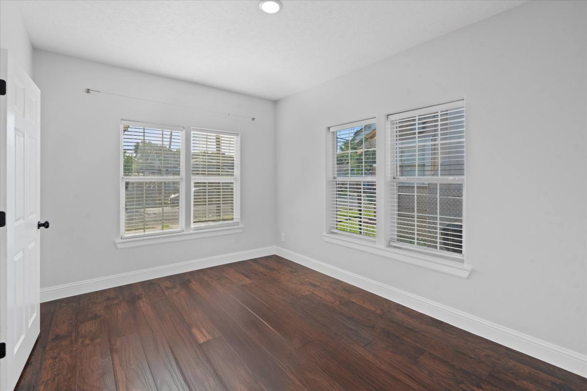 Apartment for rent at 2 Jenkins St #2, Houston, TX 77003