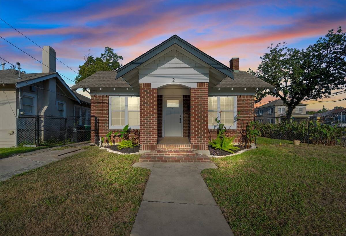 Apartment for rent at 2 Jenkins St #2, Houston, TX 77003