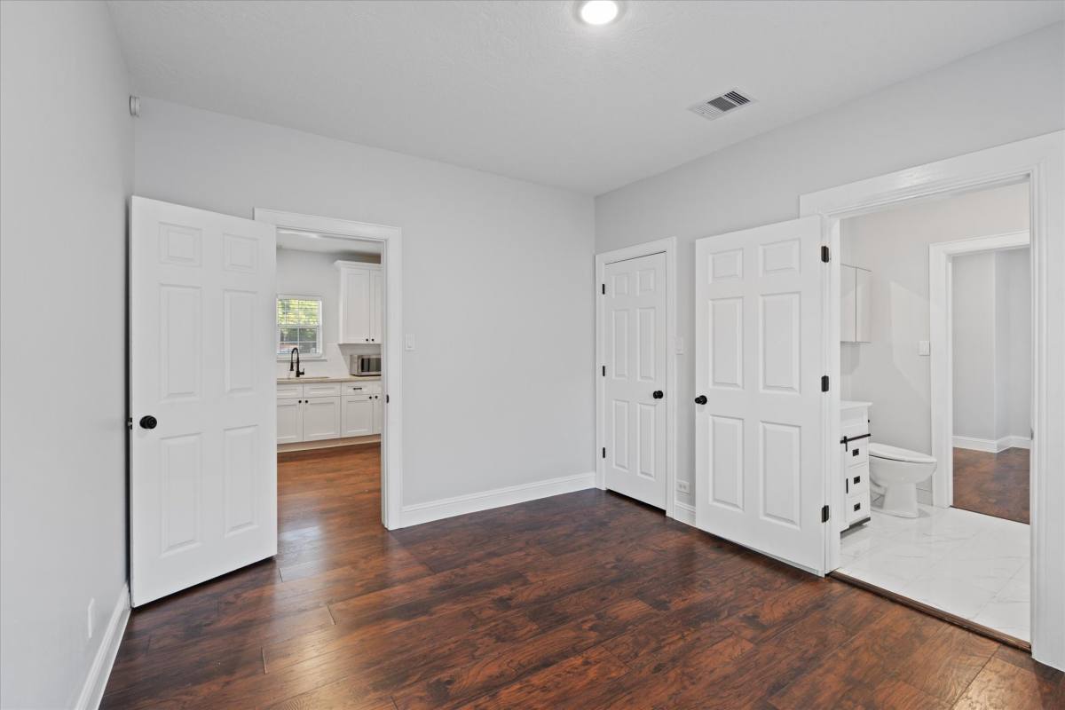 Apartment for rent at 2 Jenkins St #2, Houston, TX 77003