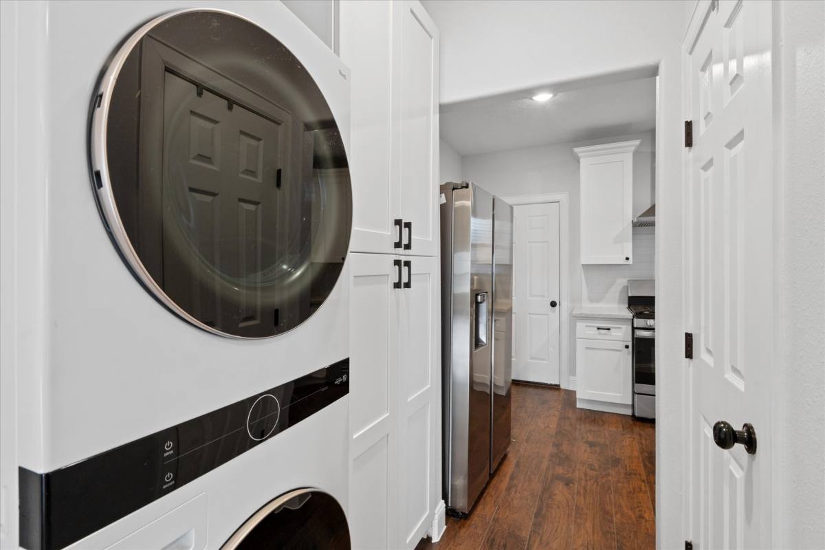 Apartment for rent at 2 Jenkins St #2, Houston, TX 77003