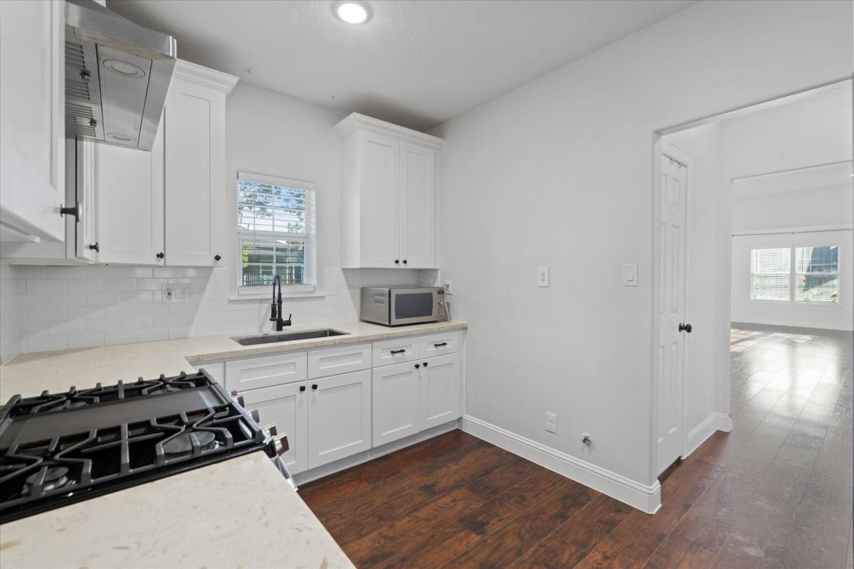 Apartment for rent at 2 Jenkins St #2, Houston, TX 77003
