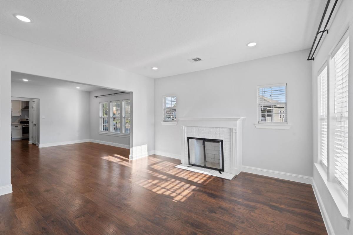 Apartment for rent at 2 Jenkins St #2, Houston, TX 77003