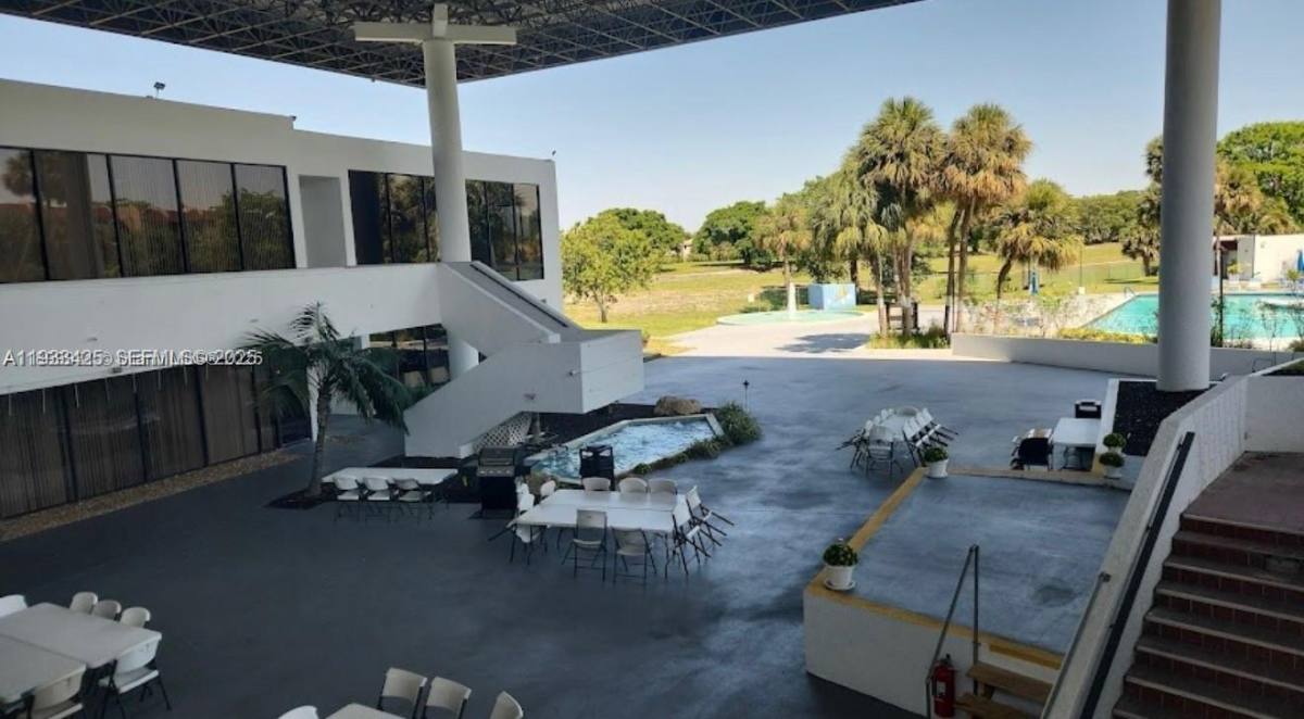 Apartment for rent at 6921 Environ Blvd #69216R, Fort Lauderdale, FL 33319