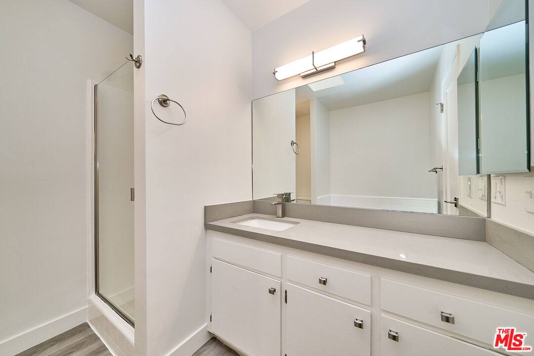 Apartment for rent at 425 S Willaman Dr #307, Los Angeles, CA 90048