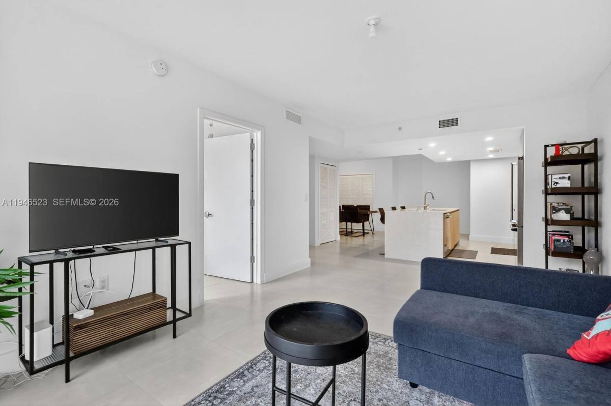 Apartment for rent at 13800 Highland Dr #308, Miami, FL 33181