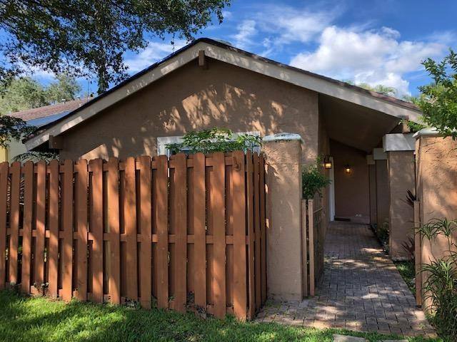 Apartment for rent at 60 Forest Circle #60, Hollywood, FL 33026