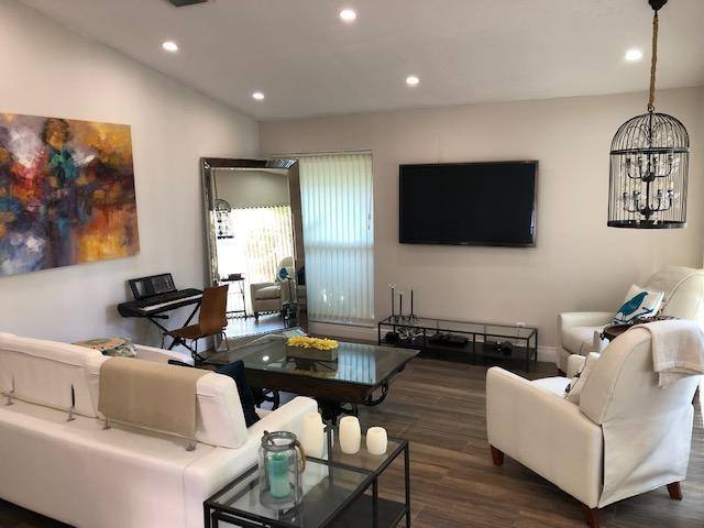 Apartment for rent at 60 Forest Circle #60, Hollywood, FL 33026