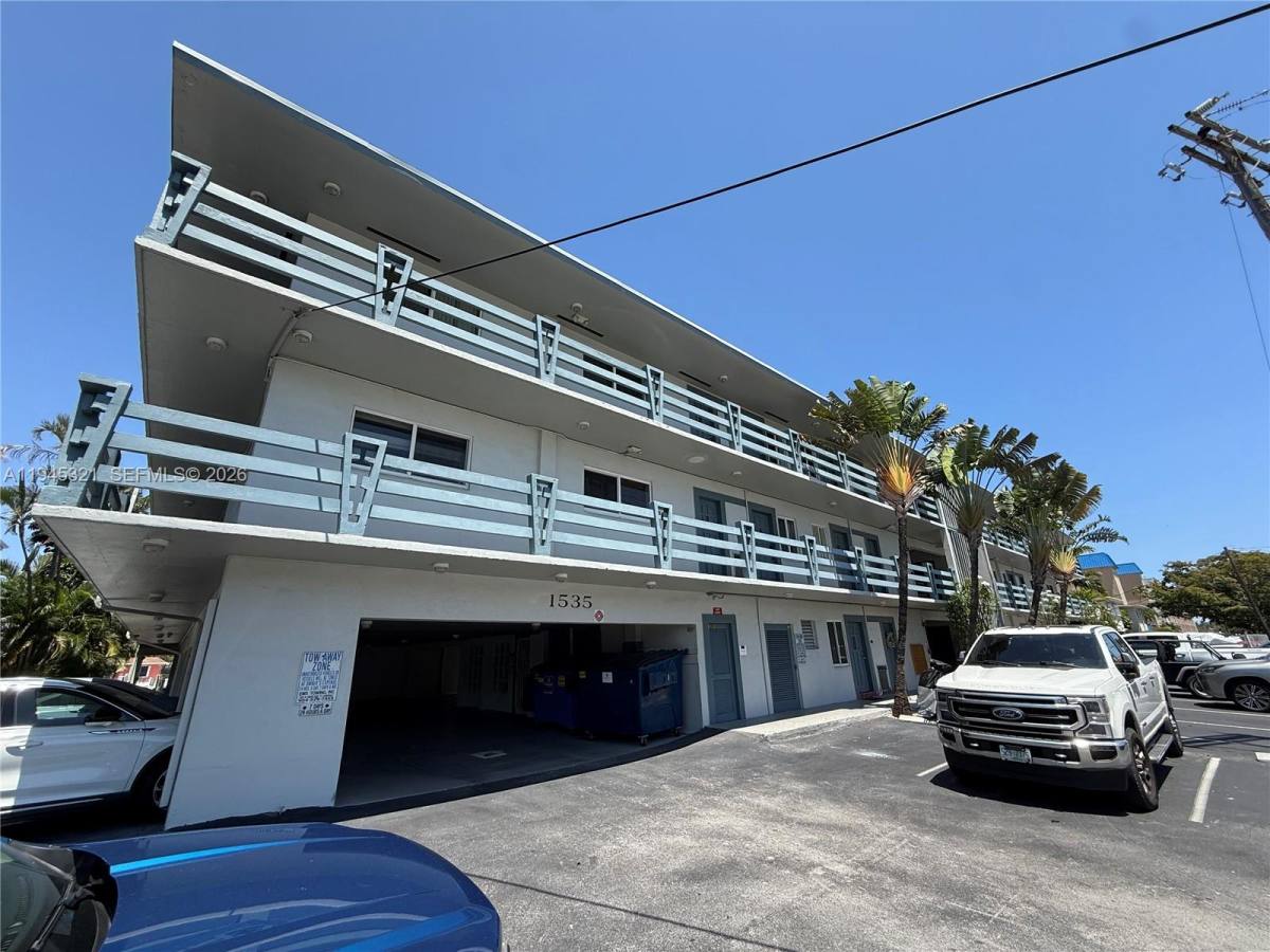 Apartment for rent at 1535 SE 15th St #202, Fort Lauderdale, FL 33316