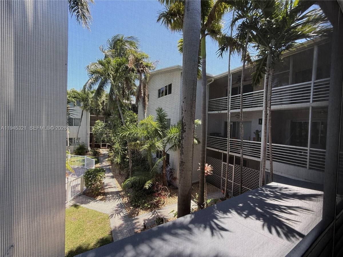 Apartment for rent at 1535 SE 15th St #202, Fort Lauderdale, FL 33316