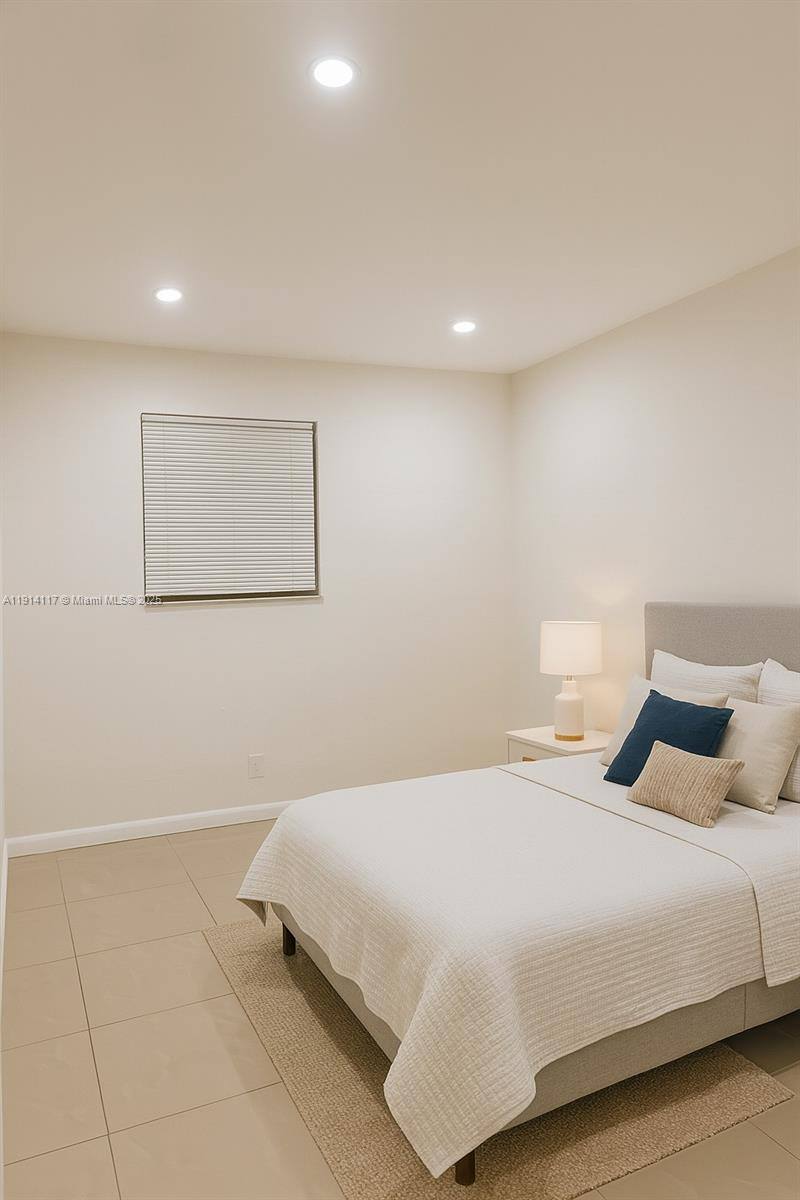 Apartment for rent at 1046 Foster Rd #1, Hallandale, FL 33009