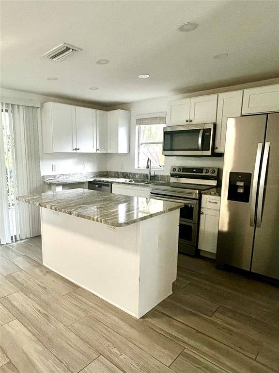 Apartment for rent at 2377 Main St, Sarasota, FL 34237