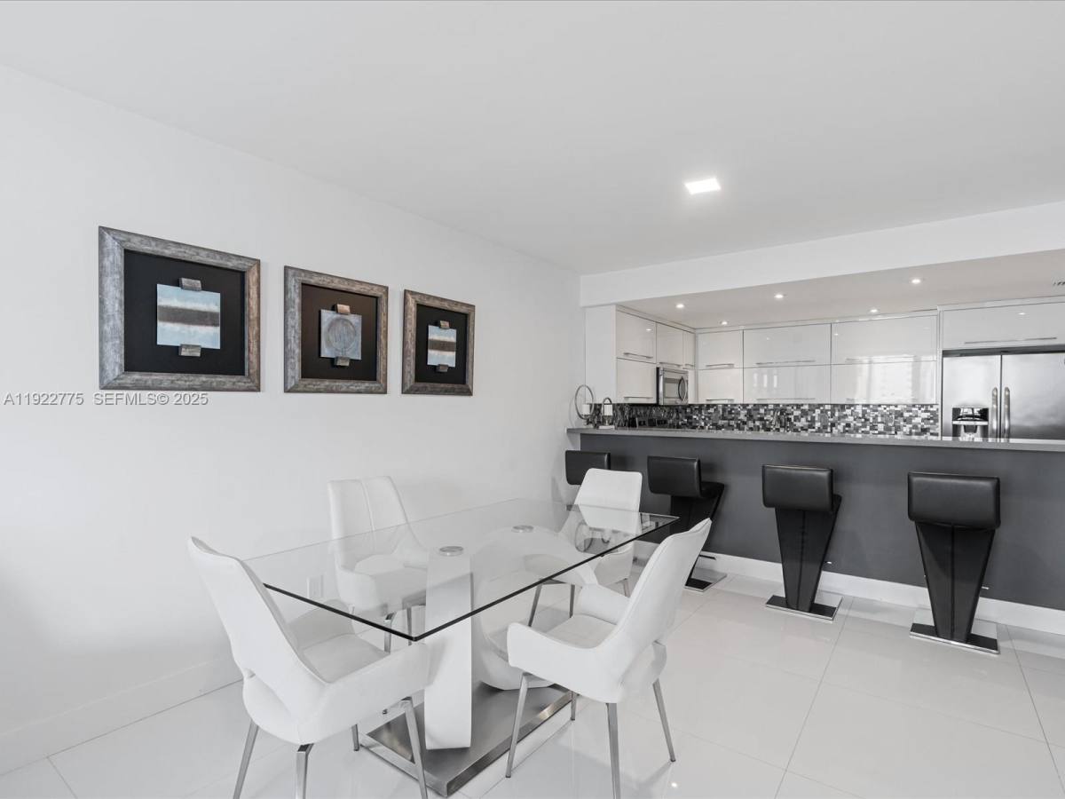 Apartment for rent at 19370 Collins Ave #627, North Miami Beach, FL 33160