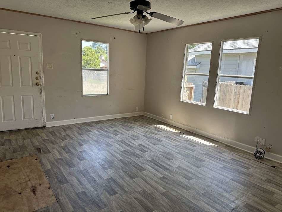 Apartment for rent at 11919 Kingslake Forest Dr, Houston, TX 77044